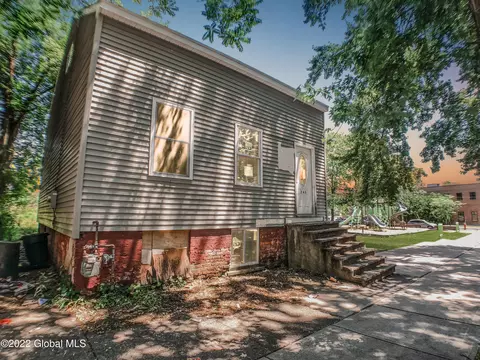 245 2nd St, Albany, NY 12210