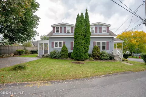 2 Pine Grove St, Rensselaer, NY 12144