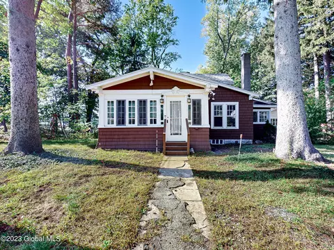 33 Merrill St, Albany, NY 12205