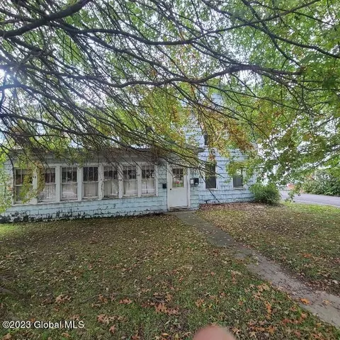 125 Church St, Hoosick Falls, NY 12090