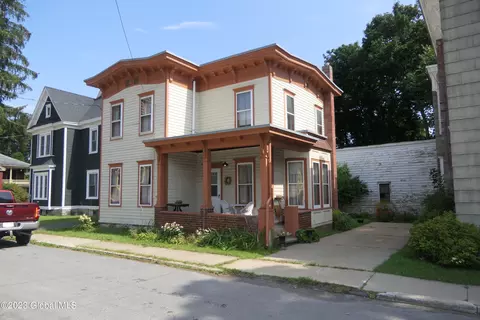 8 Washington St, Fort Plain, NY 13339