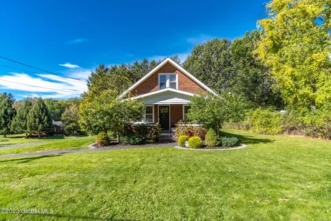 370 Winter St #EXTENSION, Troy, NY 12180
