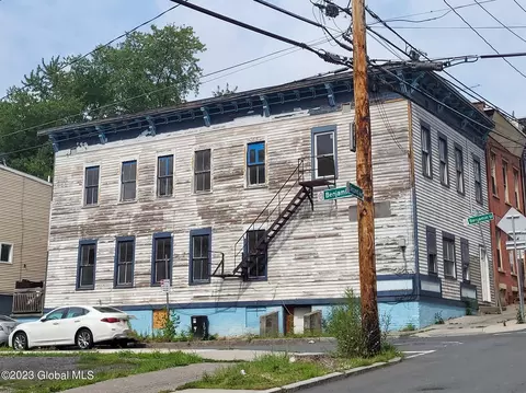 32 2nd Ave, Albany, NY 12202