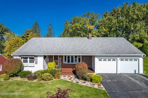 32 Coolidge Rd, Amsterdam, NY 12010