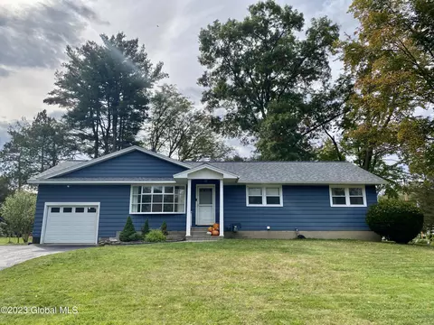 27 Bellaire Drive Dr, Glenville, NY 12302