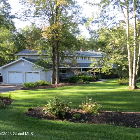 46 Sheraton Ln, Queensbury, NY 12804