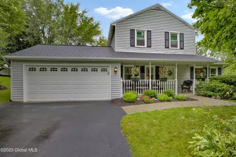 28 Mallards Lndg N, Waterford, NY 12188