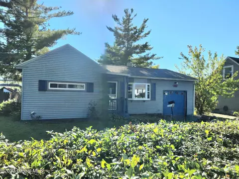 11 New Jersey Ave, Rensselaer, NY 12144