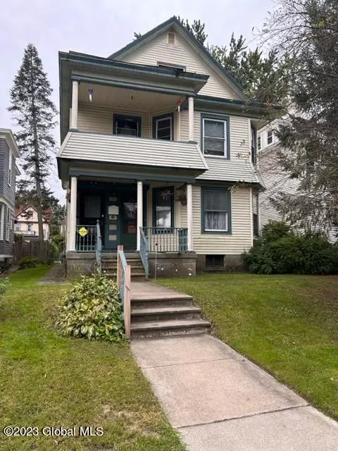1072 Parkwood Blvd, Schenectady, NY 12308