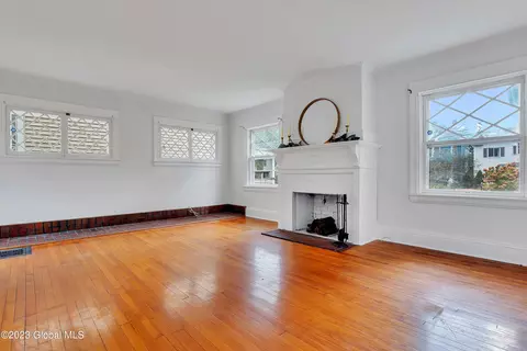 1080 Waverly Pl, Schenectady, NY 12308 photo 5