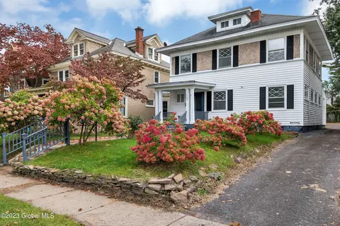 1080 Waverly Pl, Schenectady, NY 12308