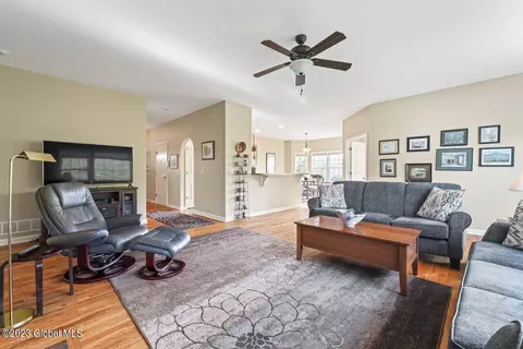 7 Meldon Ct, Mechanicville, NY 12118 photo 13
