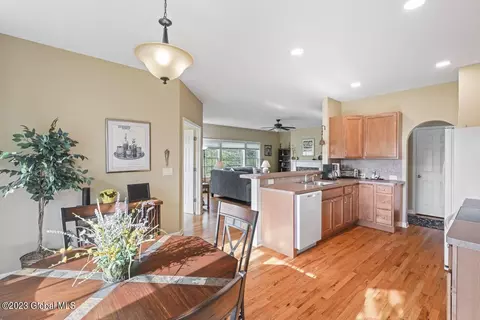7 Meldon Ct, Mechanicville, NY 12118 photo 21