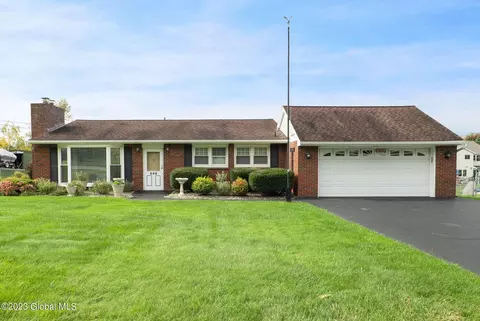 250 Middletown Rd, Waterford, NY 12188