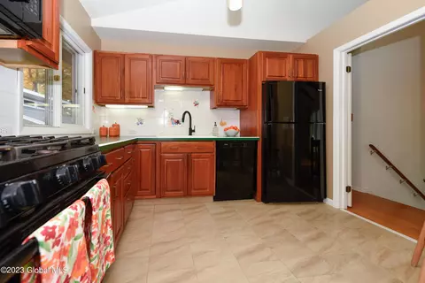 1069 Timothy Ln, Niskayuna, NY 12309 photo 14