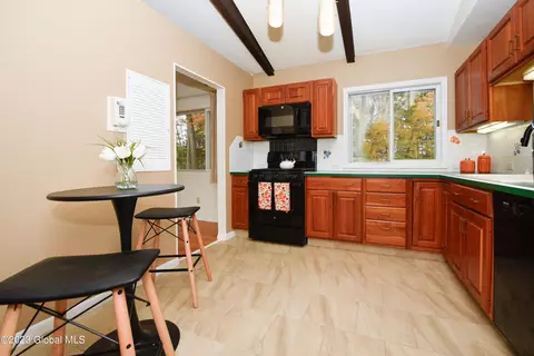 1069 Timothy Ln, Niskayuna, NY 12309 photo 15