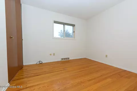 1069 Timothy Ln, Niskayuna, NY 12309 photo 20