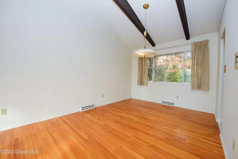 1069 Timothy Ln, Niskayuna, NY 12309 photo 9