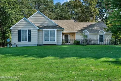 138 Valley View Blvd, Rensselaer, NY 12144