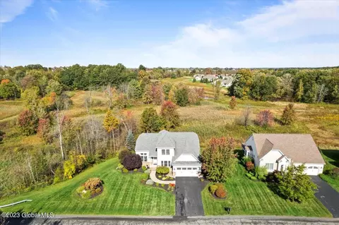 68 Sheldon Dr, Mechanicville, NY 12118 photo 4