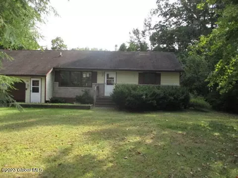 15 Hopeful Ln, Wilton, NY 12831