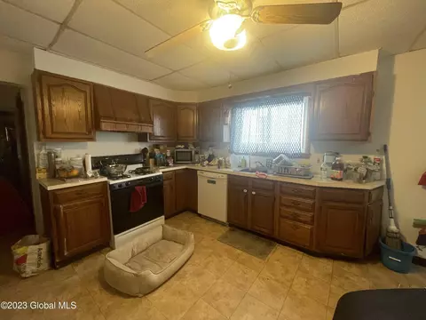 826 Hampton Ave, Schenectady, NY 12309 photo 7