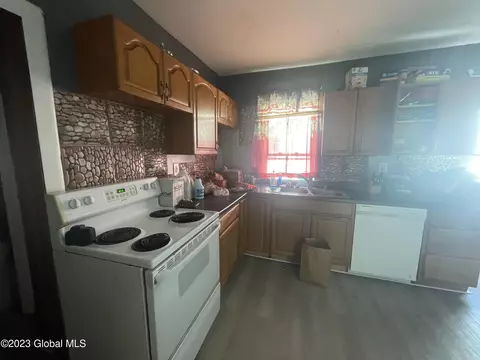 826 Hampton Ave, Schenectady, NY 12309 photo 39