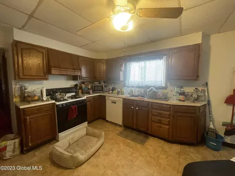 826 Hampton Ave, Schenectady, NY 12309 photo 8