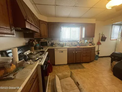 826 Hampton Ave, Schenectady, NY 12309 photo 14