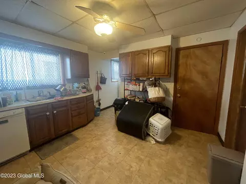 826 Hampton Ave, Schenectady, NY 12309 photo 13