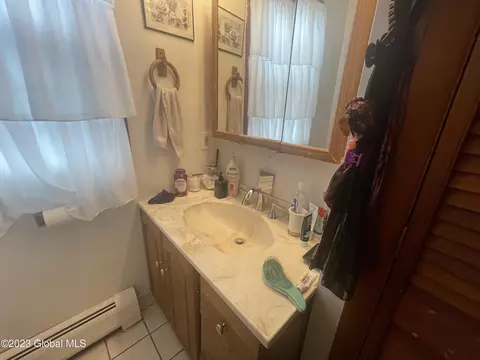 826 Hampton Ave, Schenectady, NY 12309 photo 6