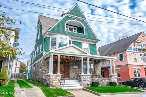 406 Park Ave, Mechanicville, NY 12118