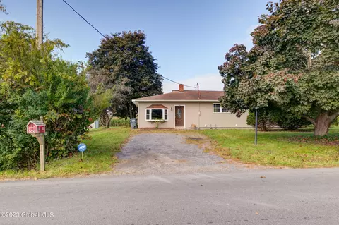 888 Sacandaga Rd, Fort Johnson, NY 12070