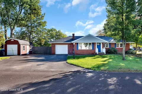 10 Woodside Ave, South Glens Falls, NY 12803