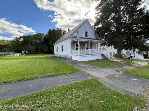 98 Sanford Ave, Amsterdam, NY 12010