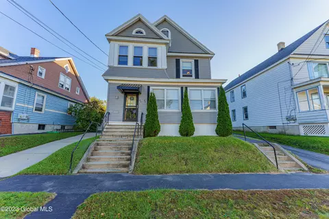 26-28 Crane St, Amsterdam, NY 12010