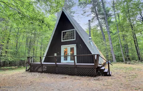 116 Beech St, Jay, NY 12941