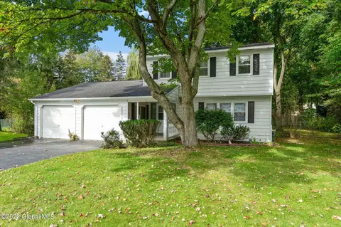 11 Marble Rd, East Greenbush, NY 12061
