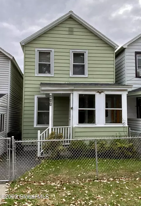 208 14th St, Watervliet, NY 12189