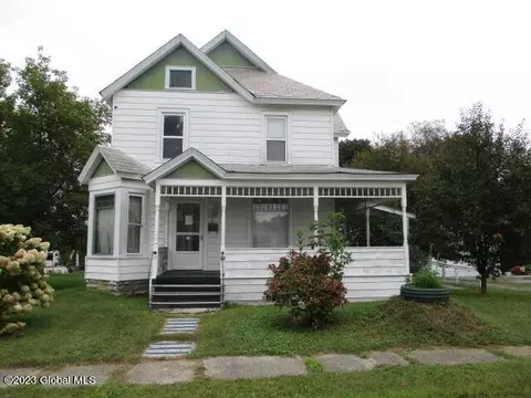 14 Prospect St, Granville, NY 12832