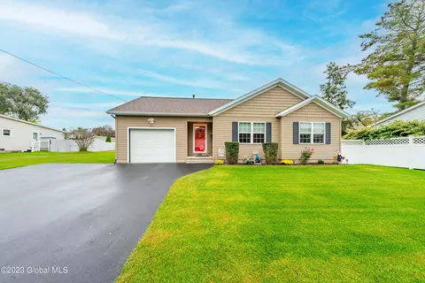 362 Mariaville Rd, Schenectady, NY 12306