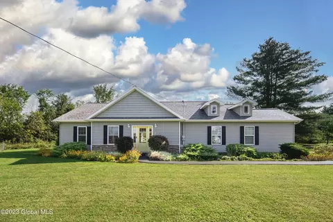 368 Eastline Rd, Ballston Lake, NY 12019