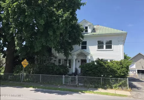 137 Bleecker St, Gloversville, NY 12078
