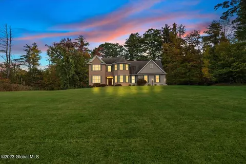 116 Cedar Bluff Rd, Stillwater, NY 12170