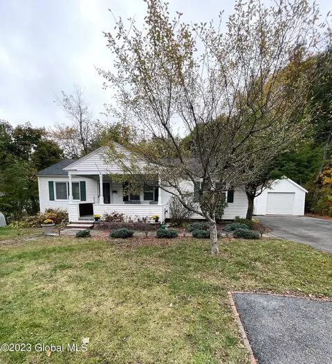 238 Aviation Rd, Queensbury, NY 12804