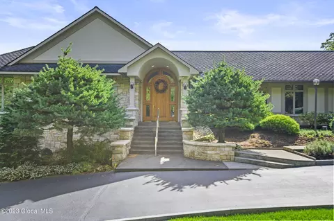 4472 Lake Shore Dr, Diamond Point, NY 12824