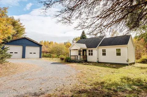 96 Mud Pond Rd, Queensbury, NY 12804