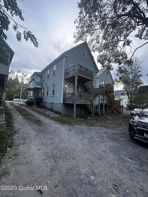847 Eastern Ave, Schenectady, NY 12308 photo 4