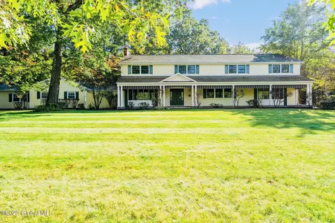 3 Colina Ln, Clifton Park, NY 12065