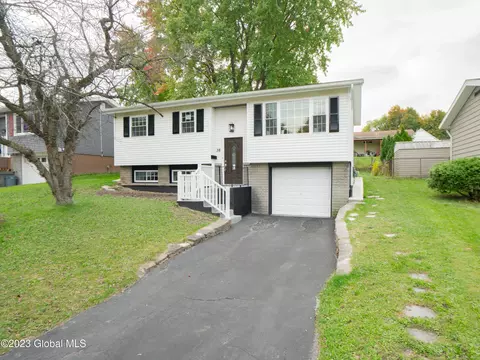 38 Wendell St, Rensselaer, NY 12144